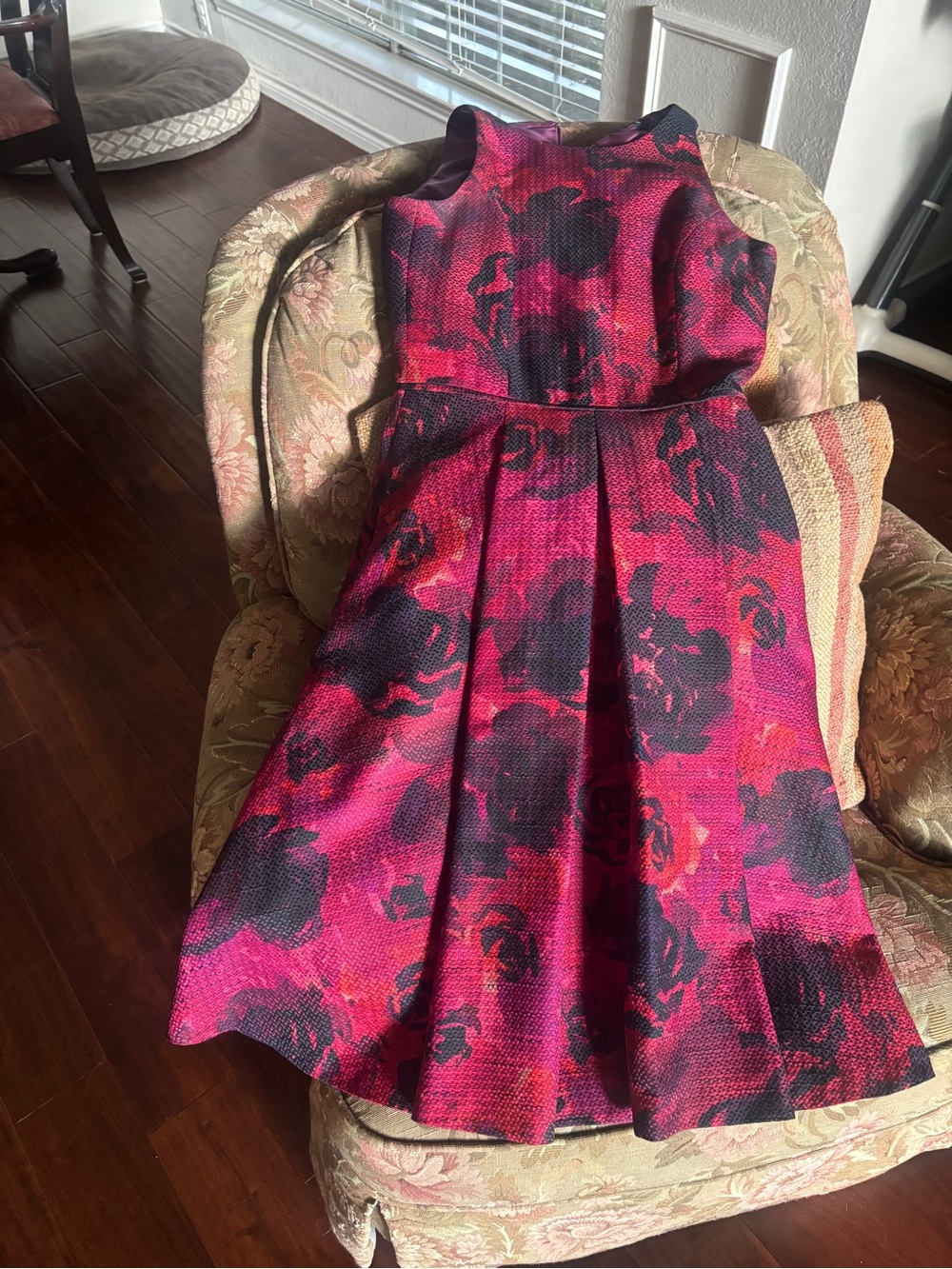 Floral Abstract Print Pleated a-line dress Black, raspberry red,